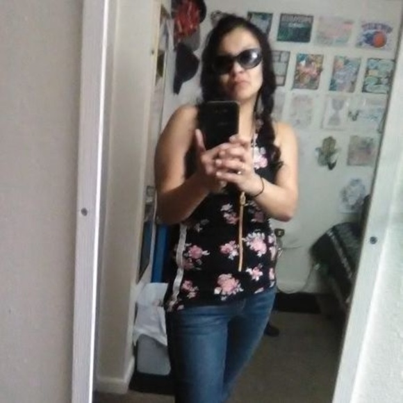 Meet your Posher, Misty - Picture 1 of 1